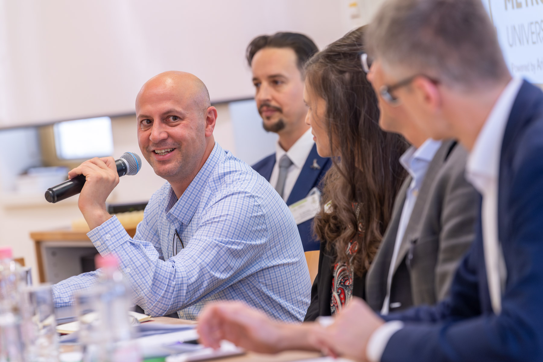 Presenting 'Tweets to Streets' at a conference in Budapest