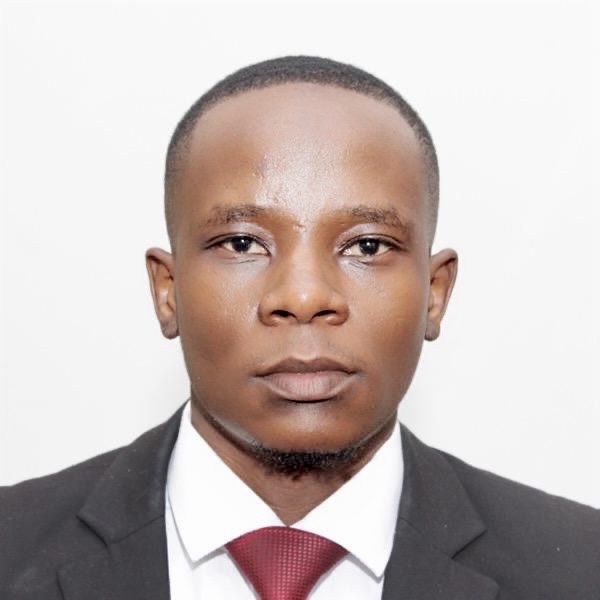 PROFESSIONAL PORTRAIT 